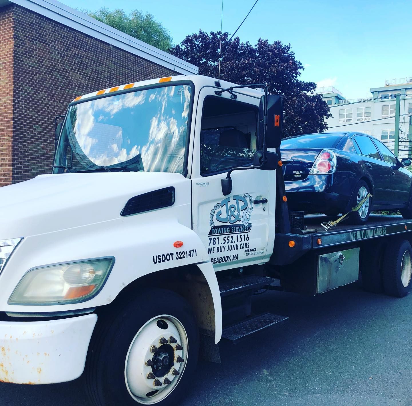 Tow truck from J&P Towing